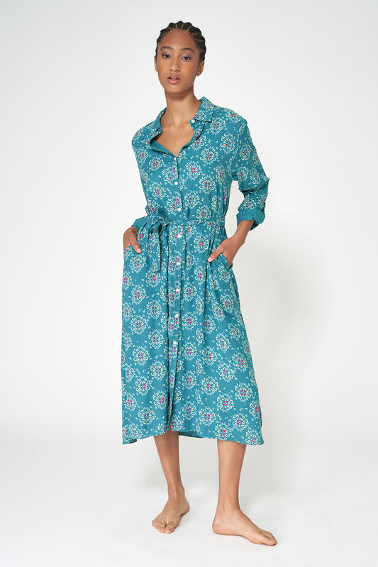 Vestido camisero largo con cinturón