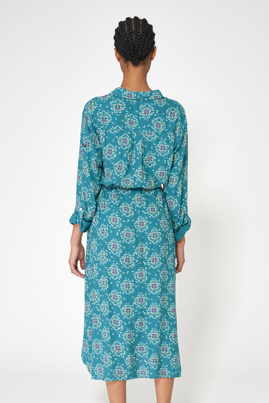 Vestido camisero largo con cinturón