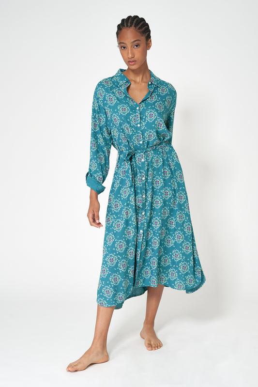 Vestido camisero largo con cinturón