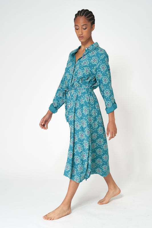 Vestido camisero largo con cinturón