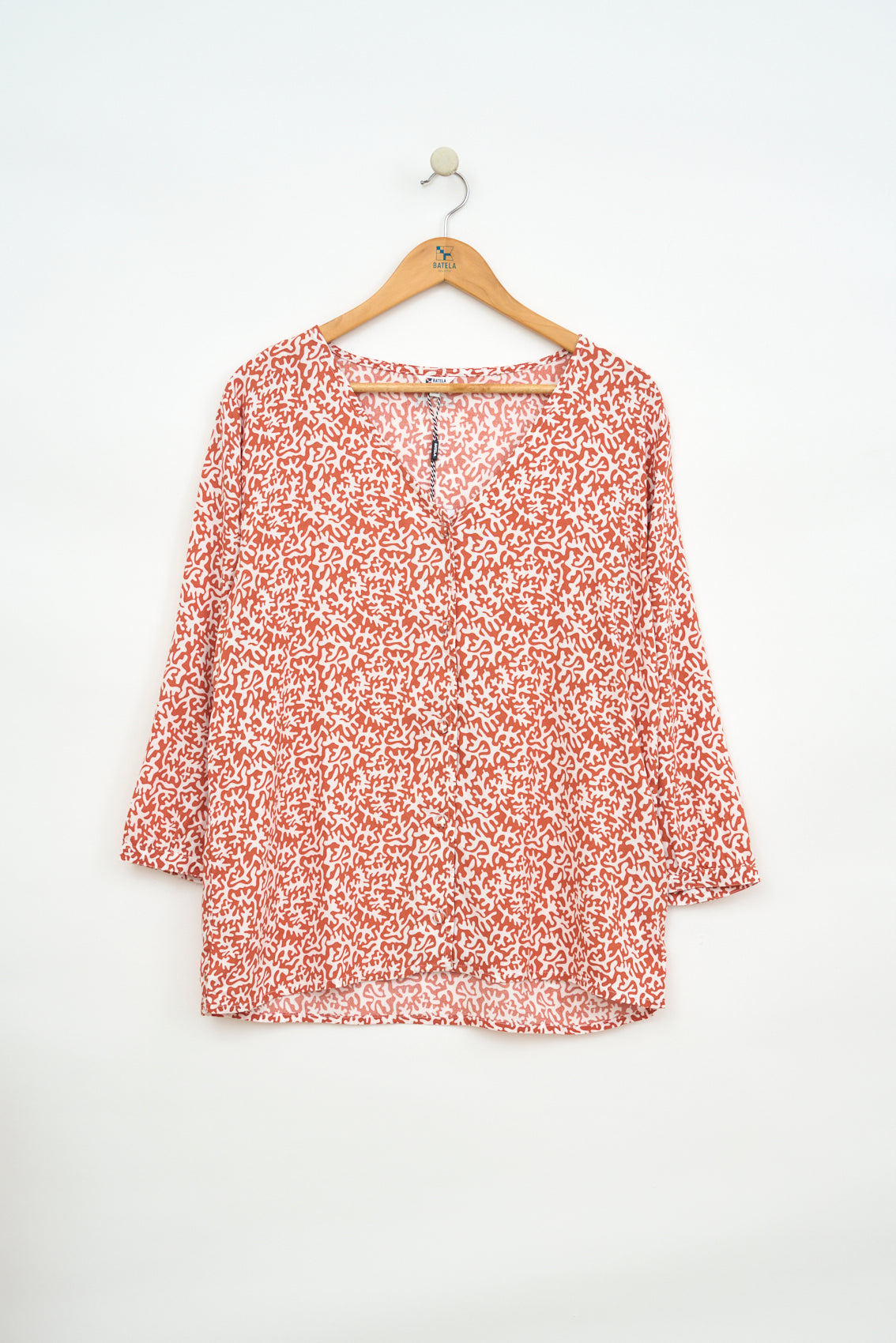 Camisa o Blusa viscosa estampada cuello pico