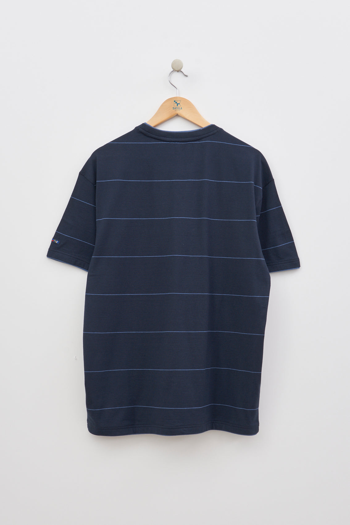 Camiseta de rayas manga corta y acabados en contraste