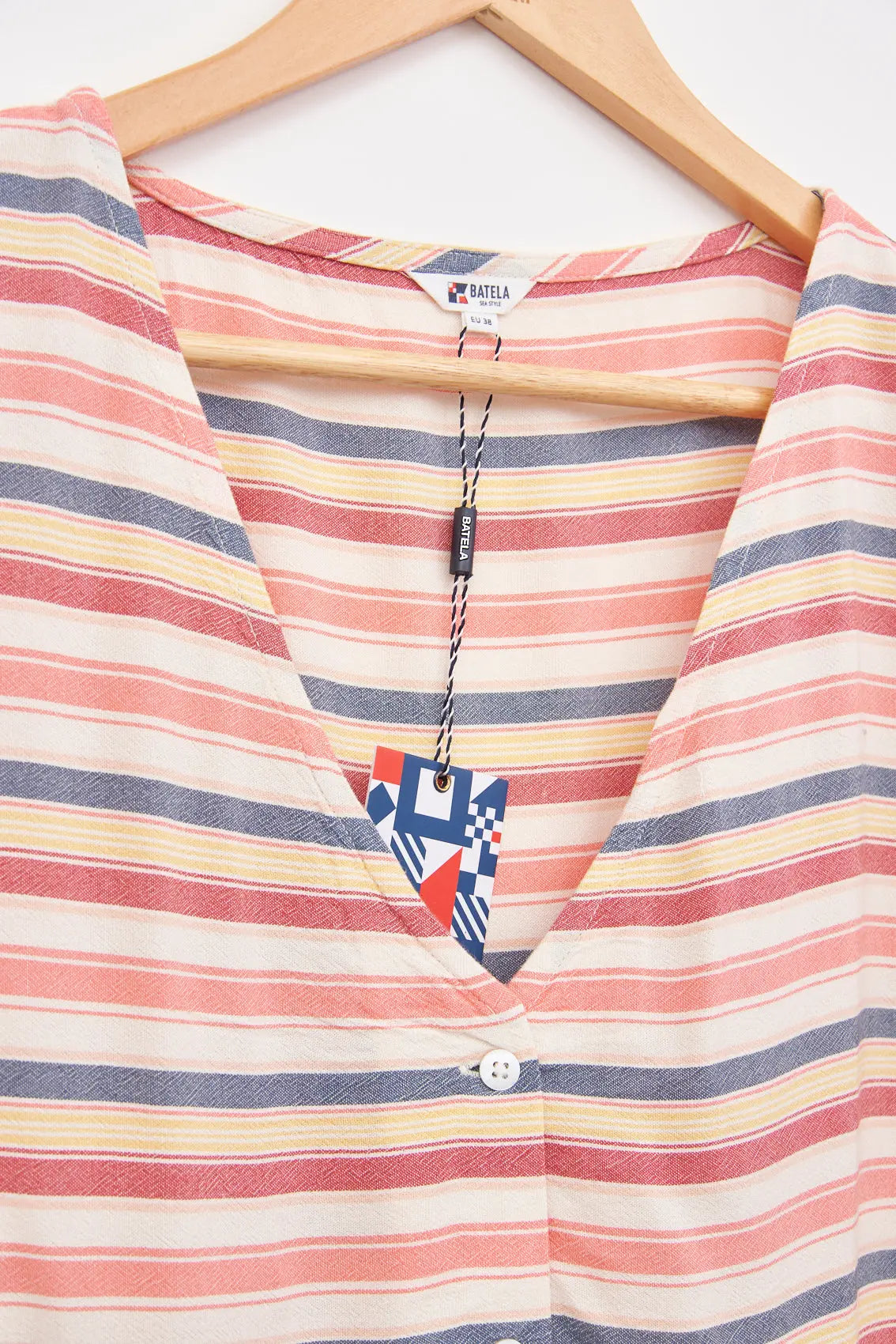 100% viscose striped V-neck shirt
