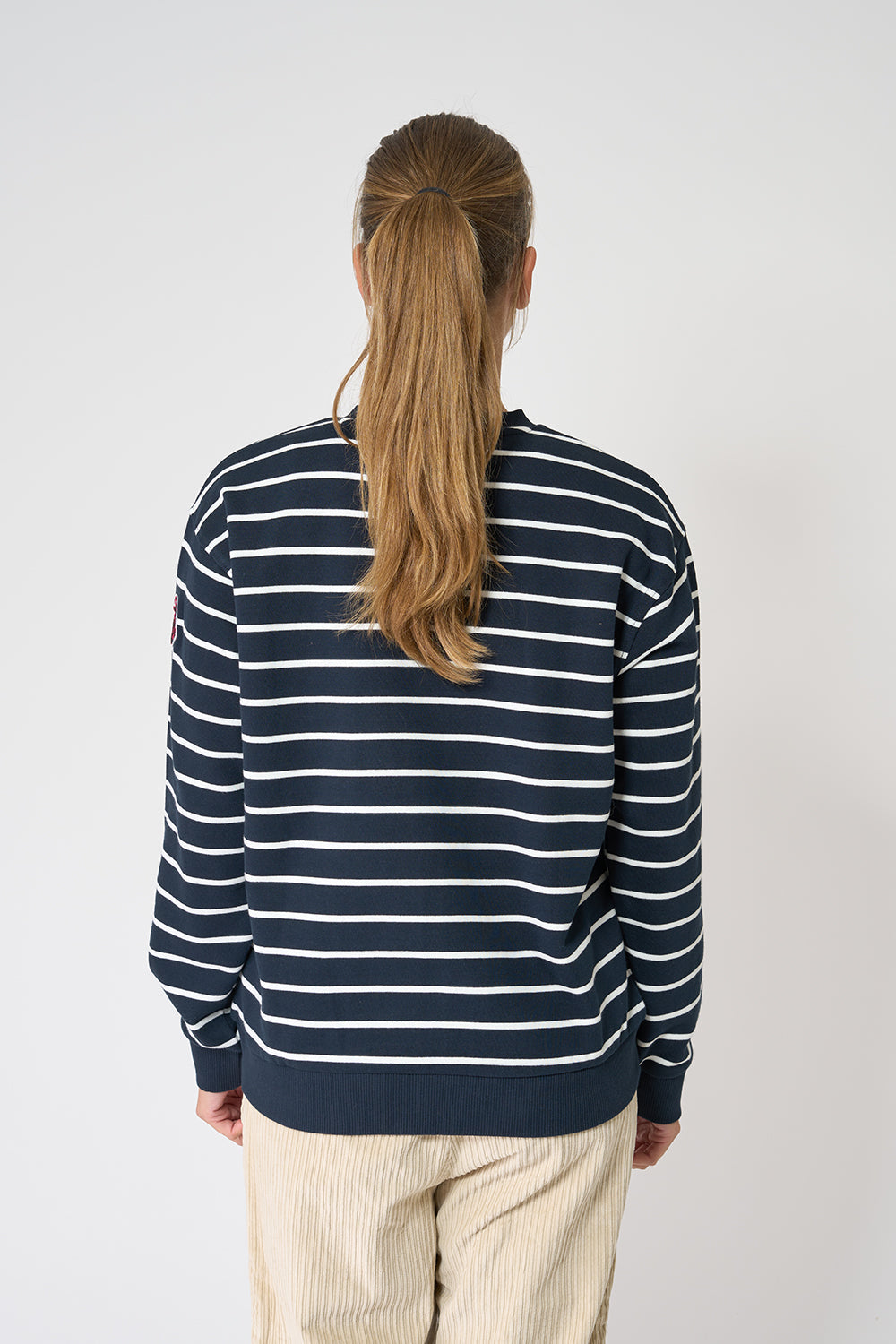 Felpazko kirol-jertse marraduna, aingura apaingarriarekin