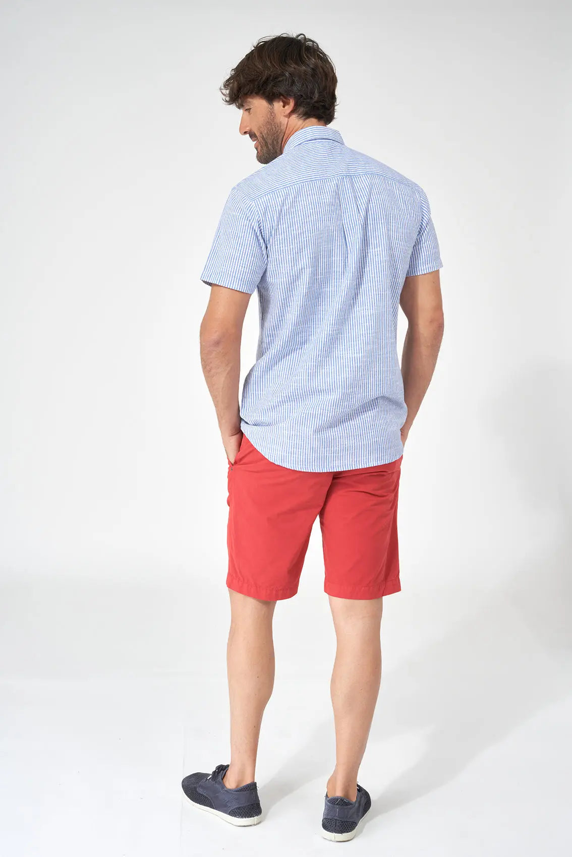 Short-sleeved cotton shirt