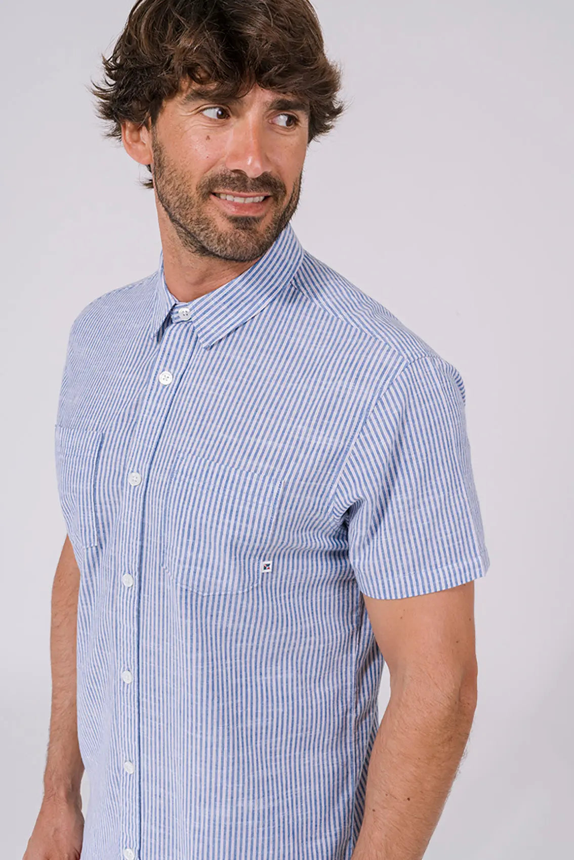 Short-sleeved cotton shirt