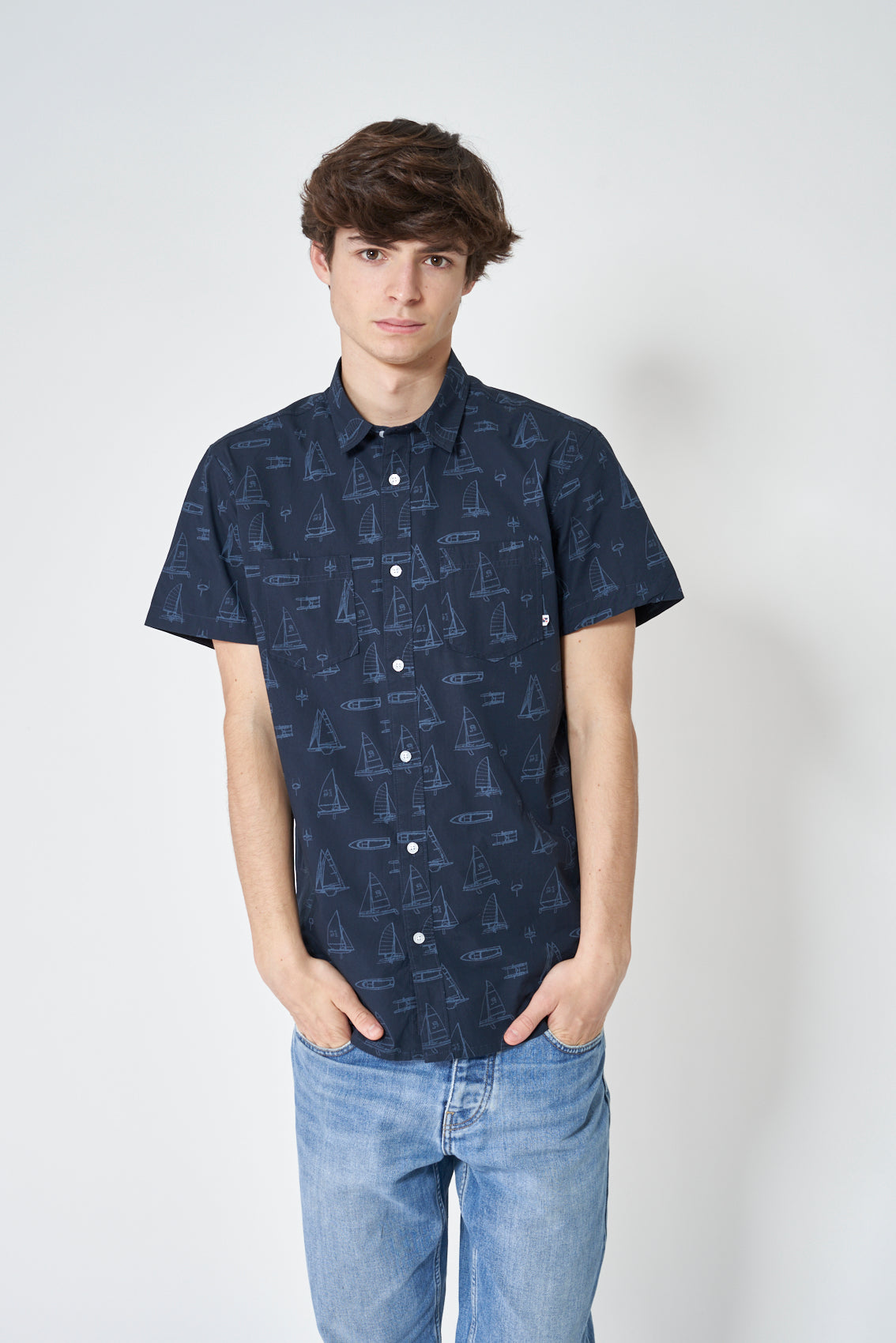 Short-sleeved cotton shirt