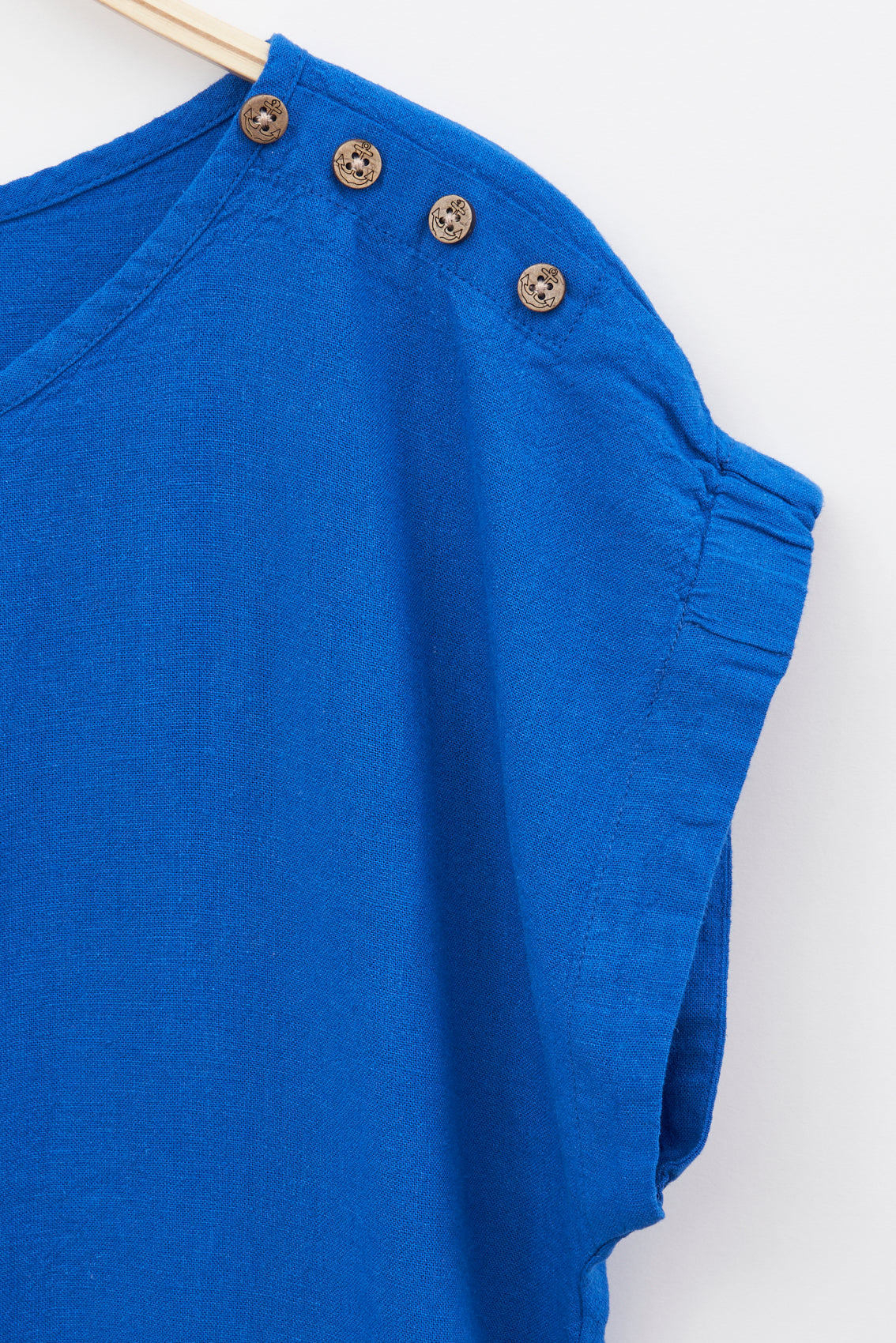Short-sleeved striped T-shirt in linen and viscose