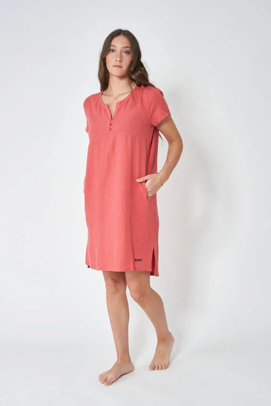 Robe courte rayée fluide à manches courtes avec encolure tunisienne