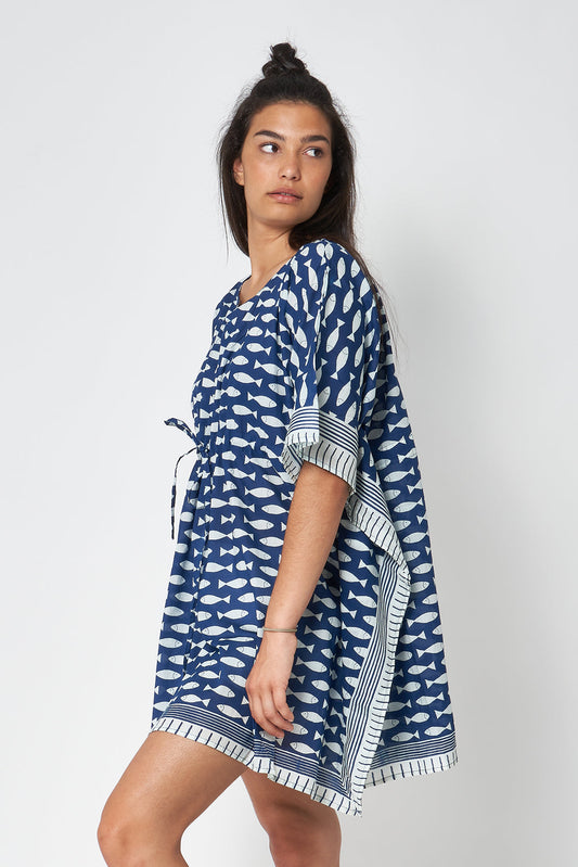 Poncho imprimé poisson fond bleu