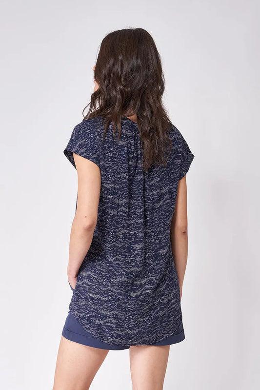 T-shirt ou blouse fine et légère, avec voiliers