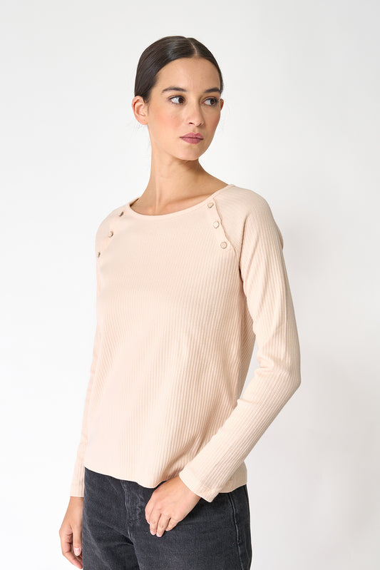 Cotton rib kamiseta, bularrean botoiak dituena 