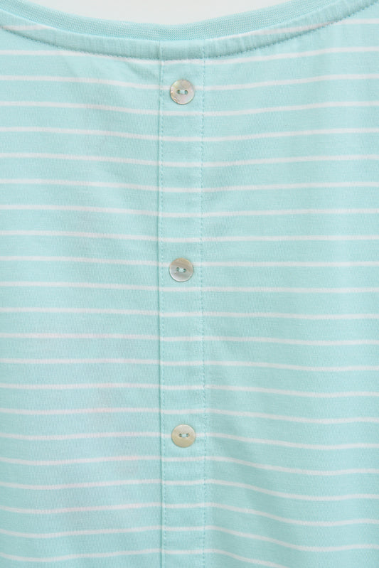 Camiseta a rayas con botones en la espalda