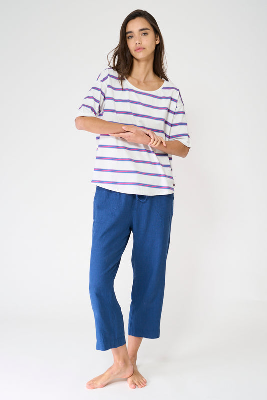 Camiseta a rayas con botones en la espalda