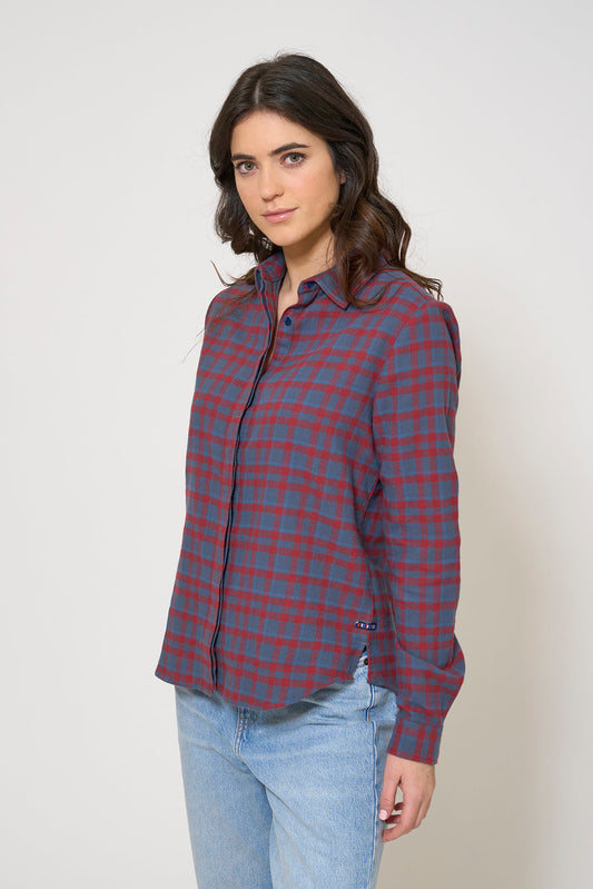 Women’s checked flannel shirt