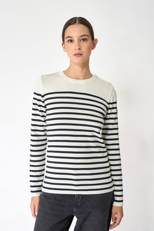 Round neck wool pullover
