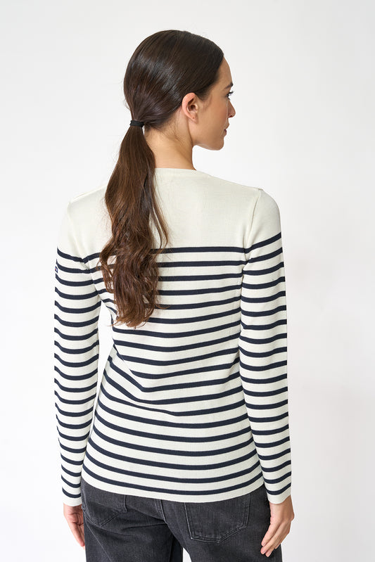 Round neck wool pullover