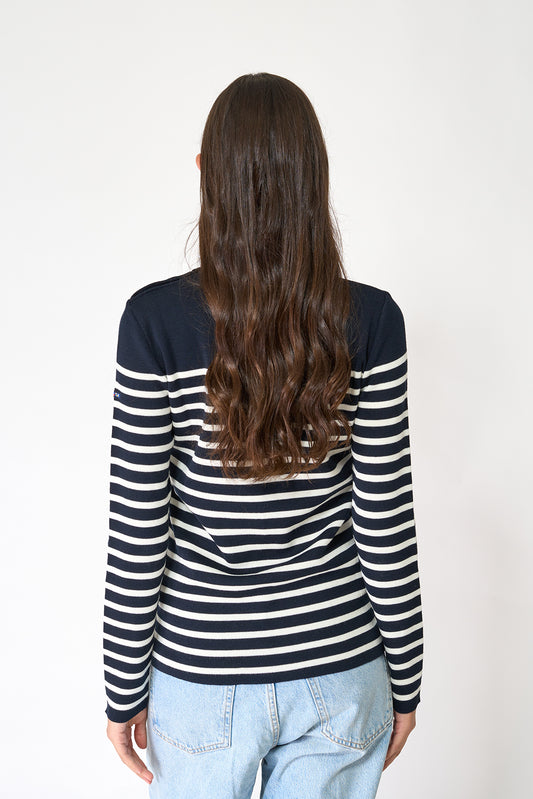 Round neck wool pullover