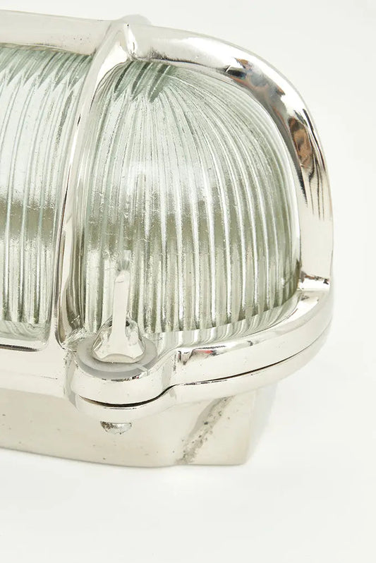 Aplique vintage de aluminio y vidrio ovalado Batela Deco 2024