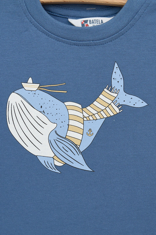 Mahuka luzeko kamiseta, balea batekin