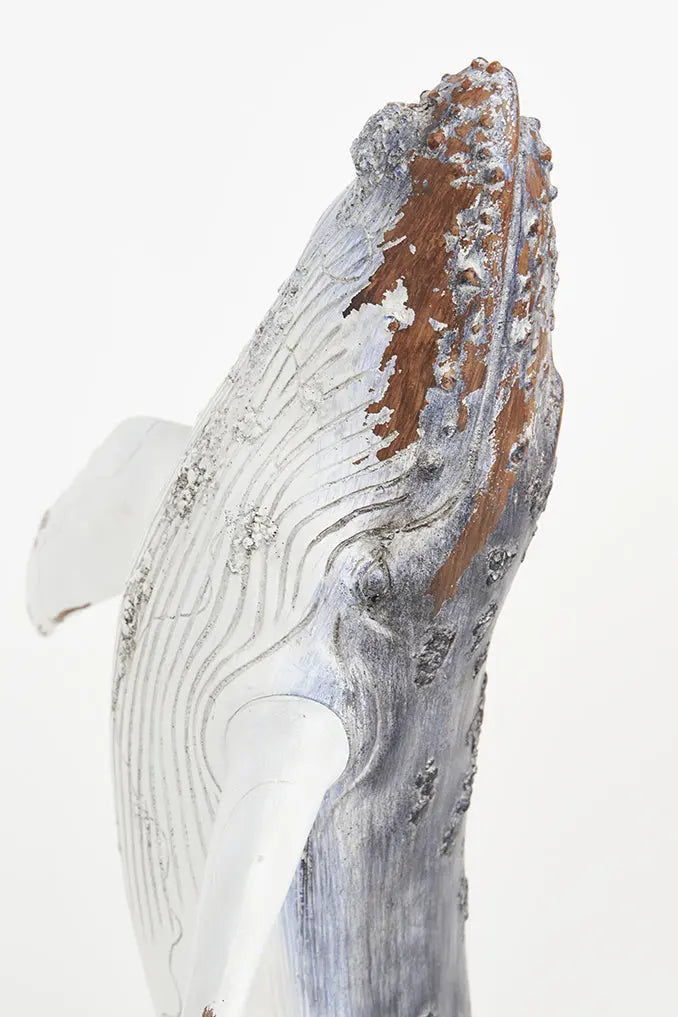 Ballena decorativa en resina azul y blanca Batela Deco 2024