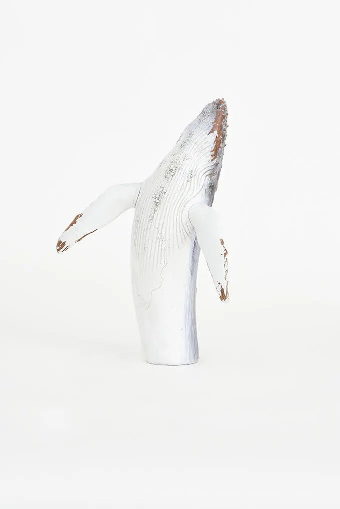 Ballena decorativa en resina azul y blanca Batela Deco 2024