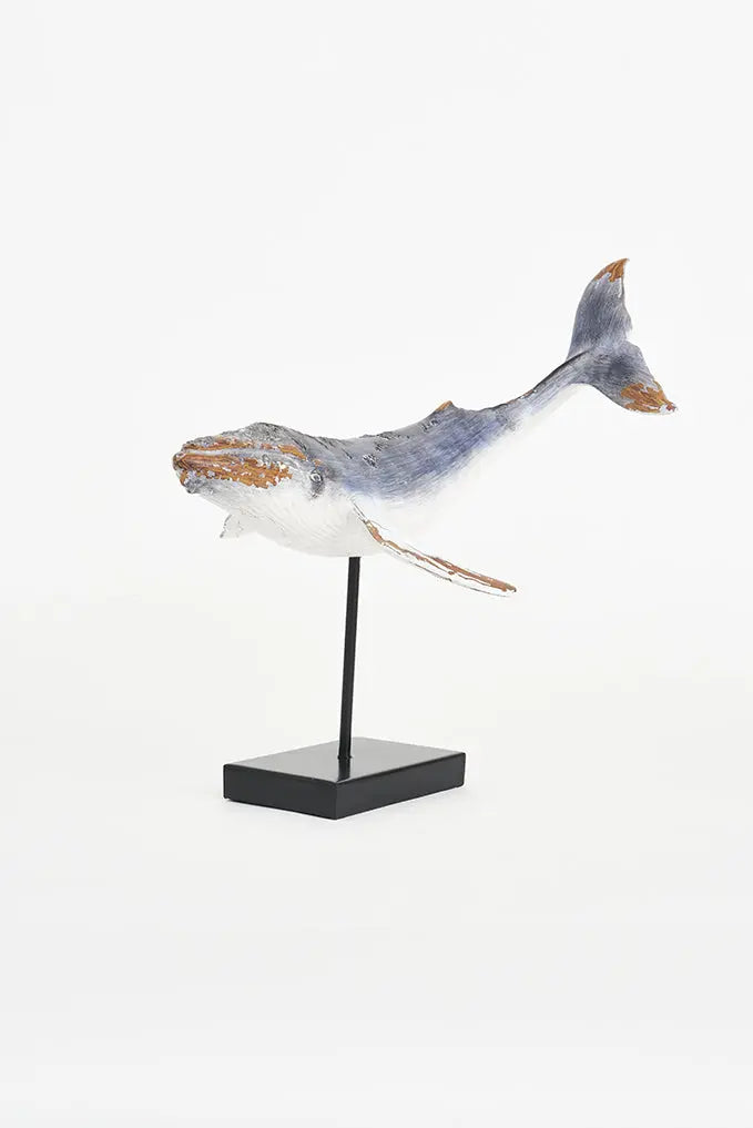 Ballena en resina con base de metal, Azul y blanca Batela Deco 2024