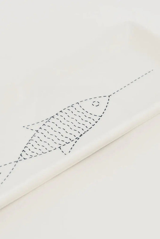Porcelain tray with elongated fish