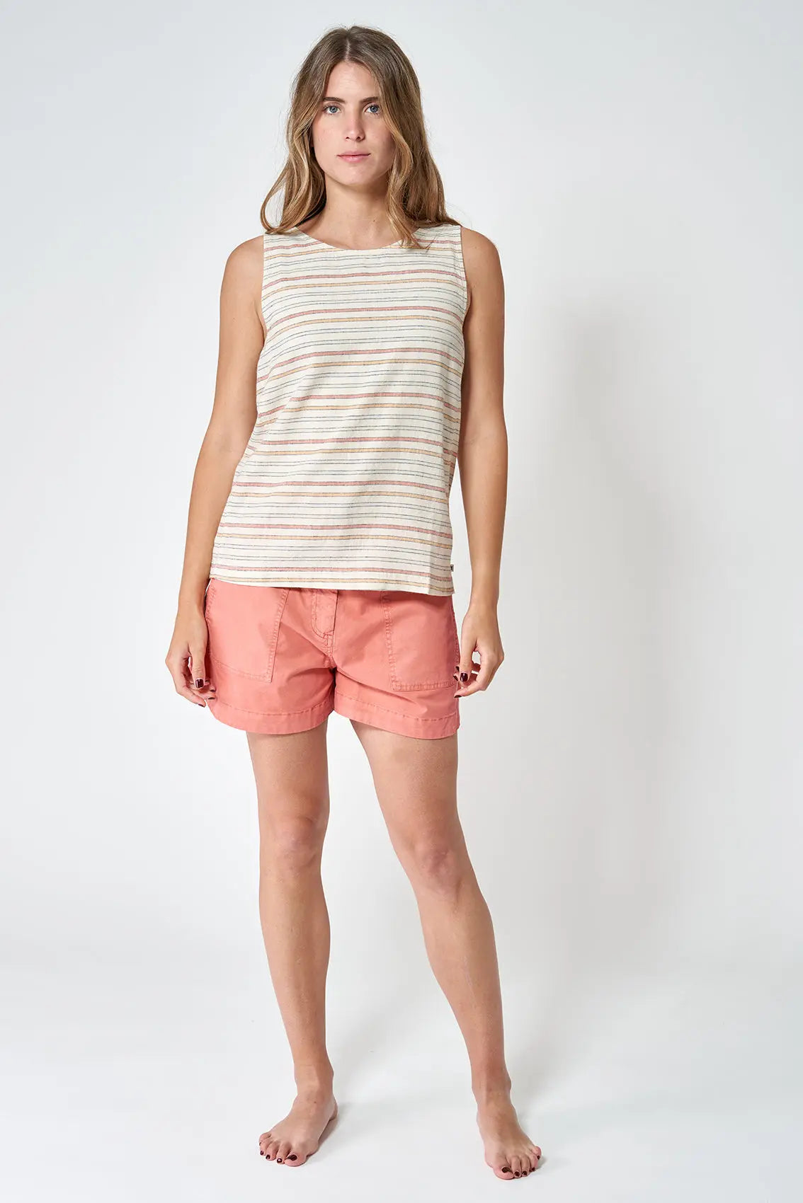 Pantalón corto con bolsillos plastrón