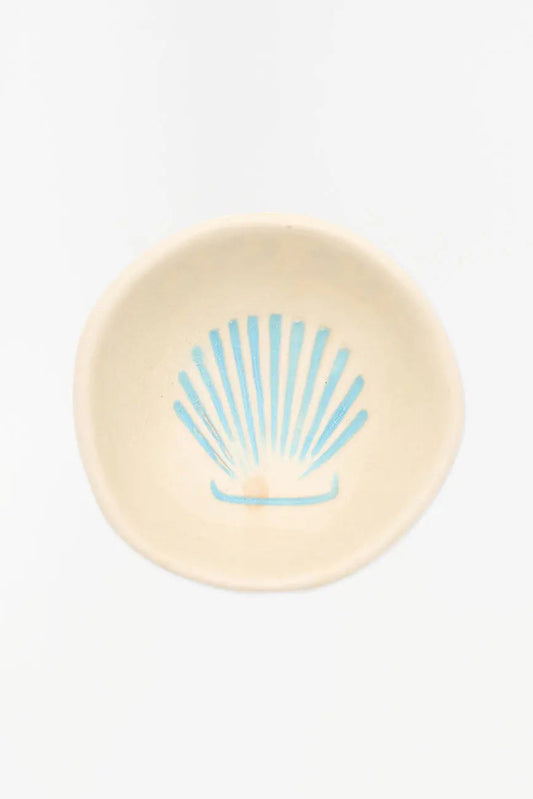 Precioso bol de gres con una concha pintada