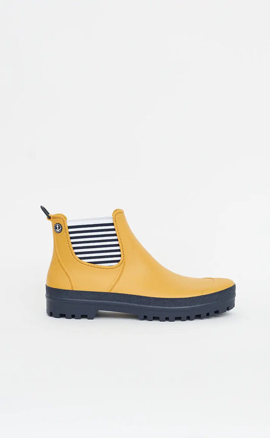 Women's waterproof rain boots or wellies yellow