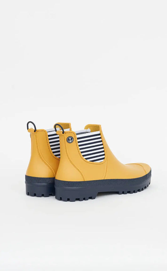 Women's waterproof rain boots or wellies yellow