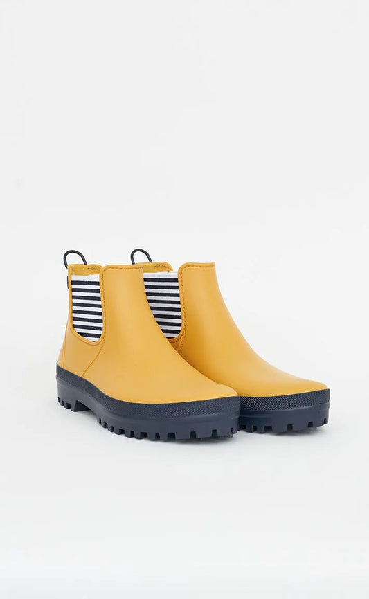 Women's waterproof rain boots or wellies yellow