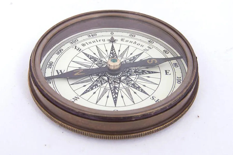 Brújula en estuche de cuero - D741 Decoración Náutica Batela