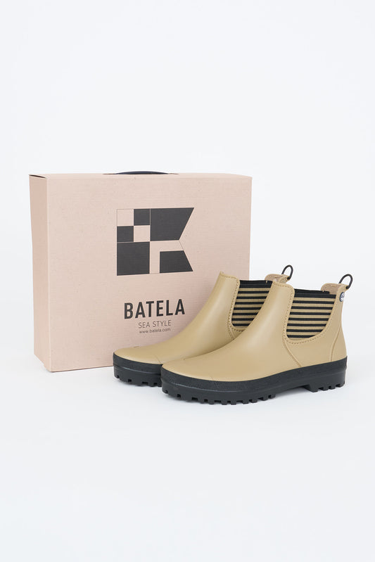 Women's Waterproof rain boots or wellies beige