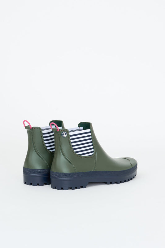 Women's waterproof rain boots or wellies green