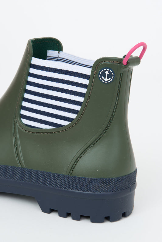 Women's waterproof rain boots or wellies green