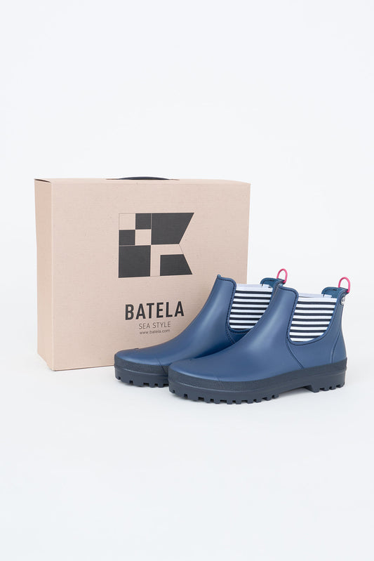 Women's waterproof rain boots or wellies blue