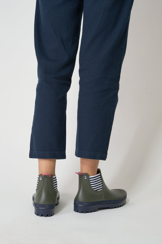 Women's waterproof rain boots or wellies green