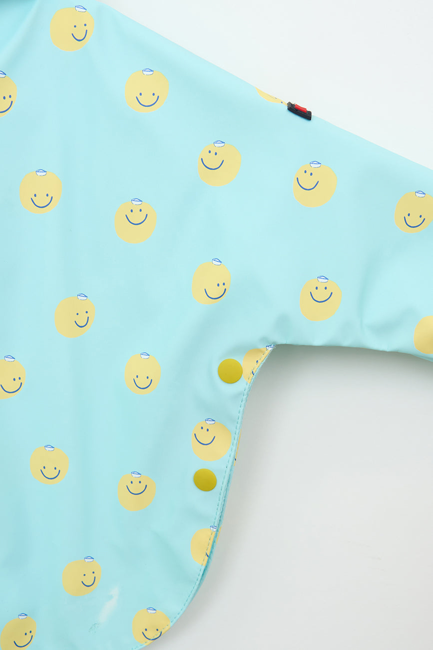 Chubasquero bebé tipo capa estampado forro interior de algodón