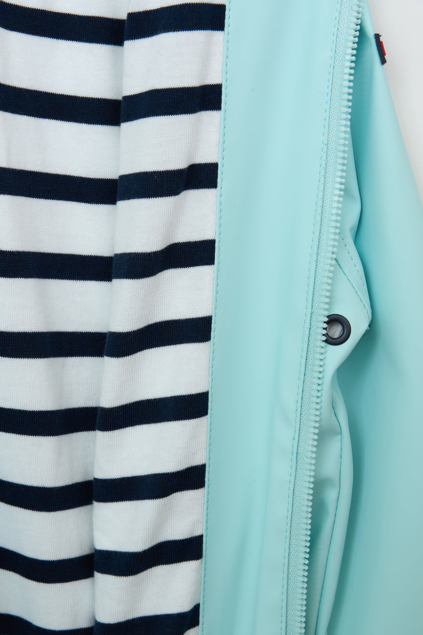 Haurrentzako marinel estiloko zira; barruko forrua kotoizkoa eta marraduna da