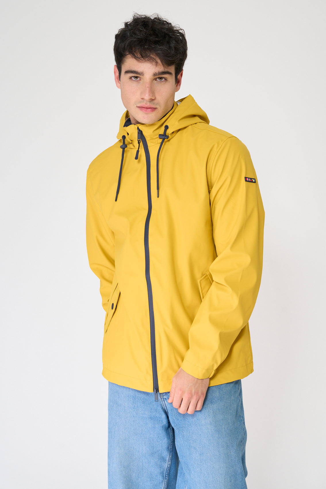 Itsas estiloko zira kotoizko forru marradunarekin