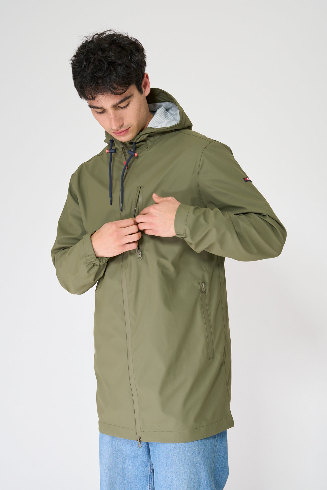 Long lightweight 100% waterproof raincoat