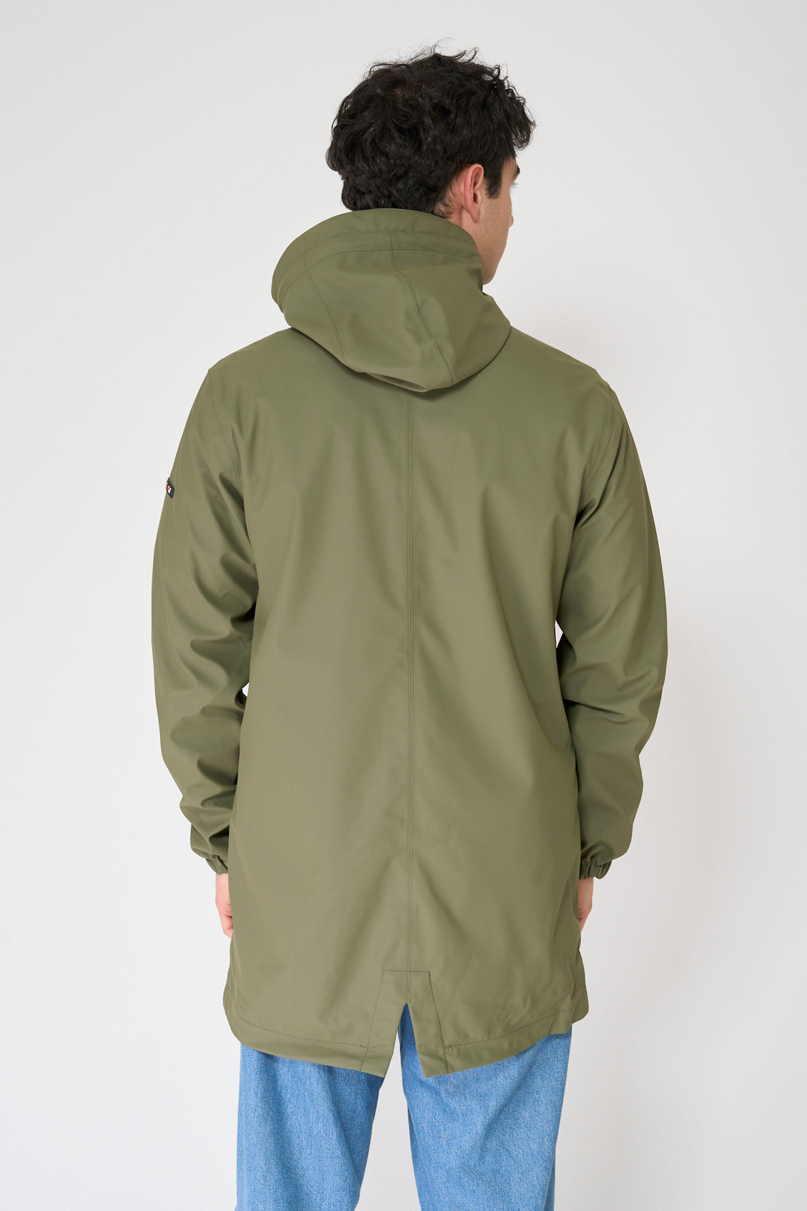 Long lightweight 100% waterproof raincoat