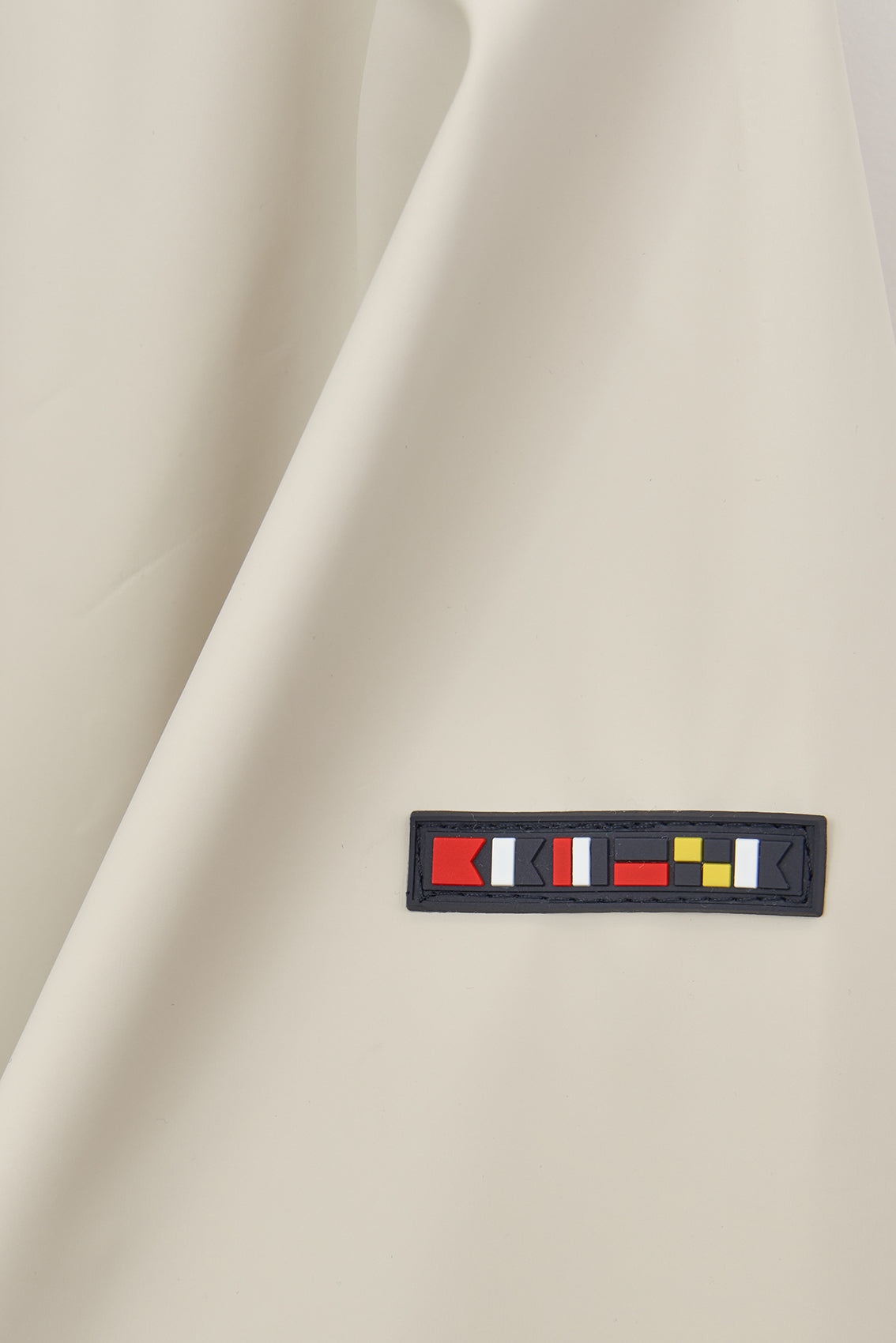 Long lightweight 100% waterproof raincoat