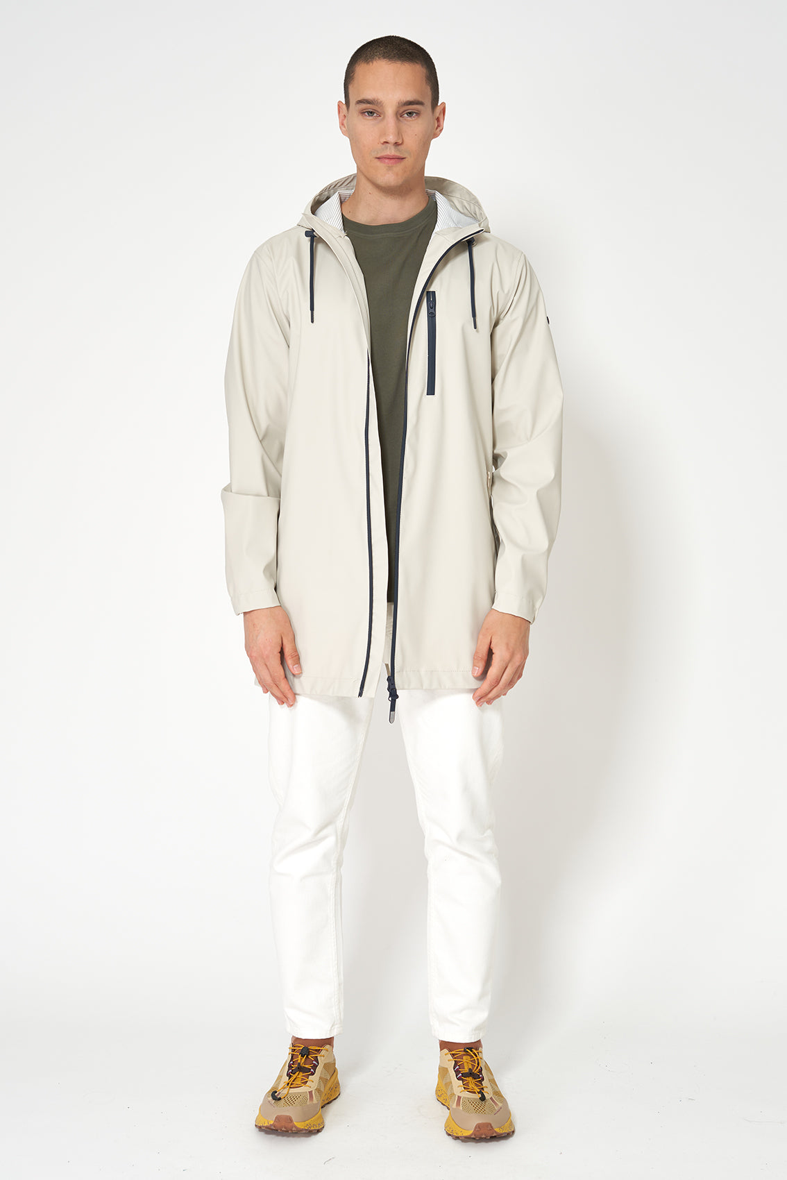 Long lightweight 100% waterproof raincoat