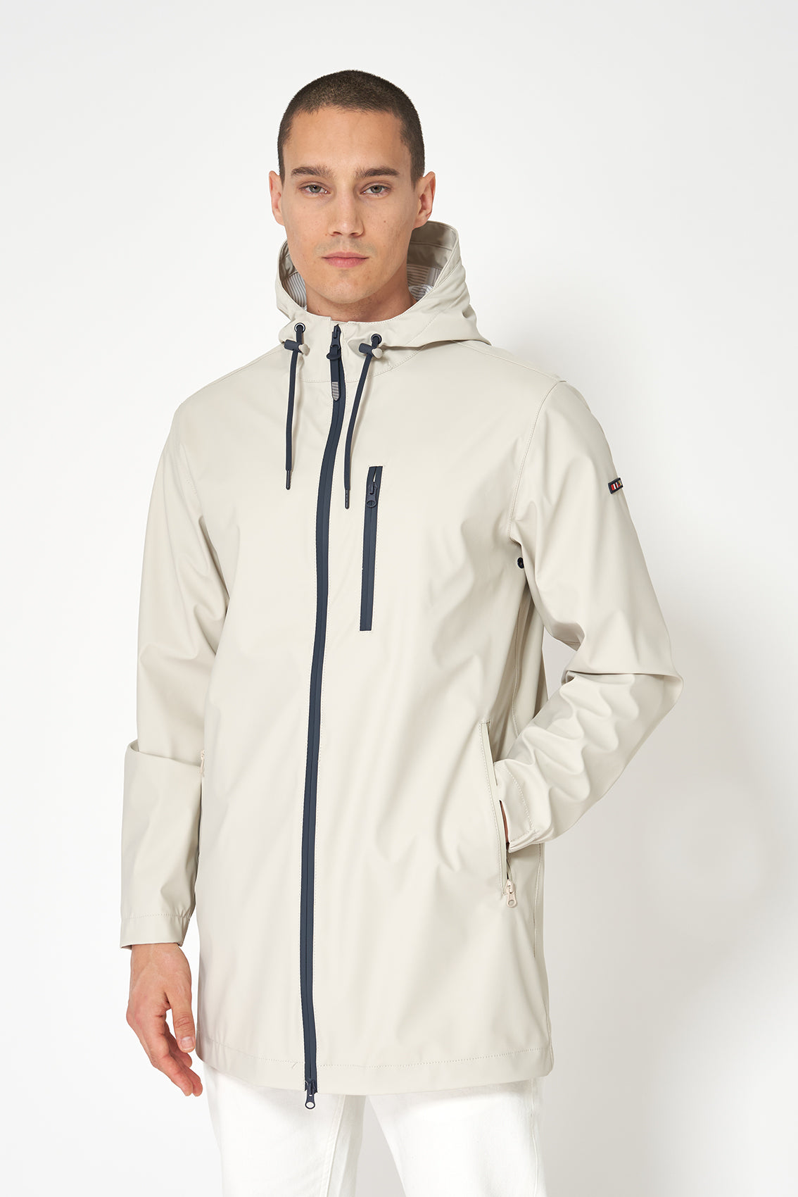 Long lightweight 100% waterproof raincoat