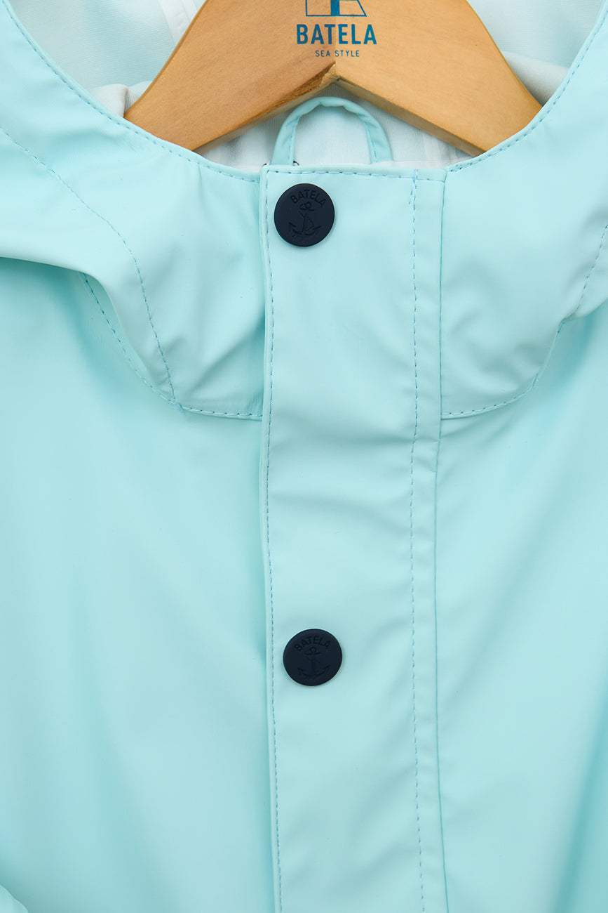 100% waterproof children's raincoat