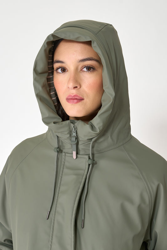 Polyurethane raincoat with striped lining