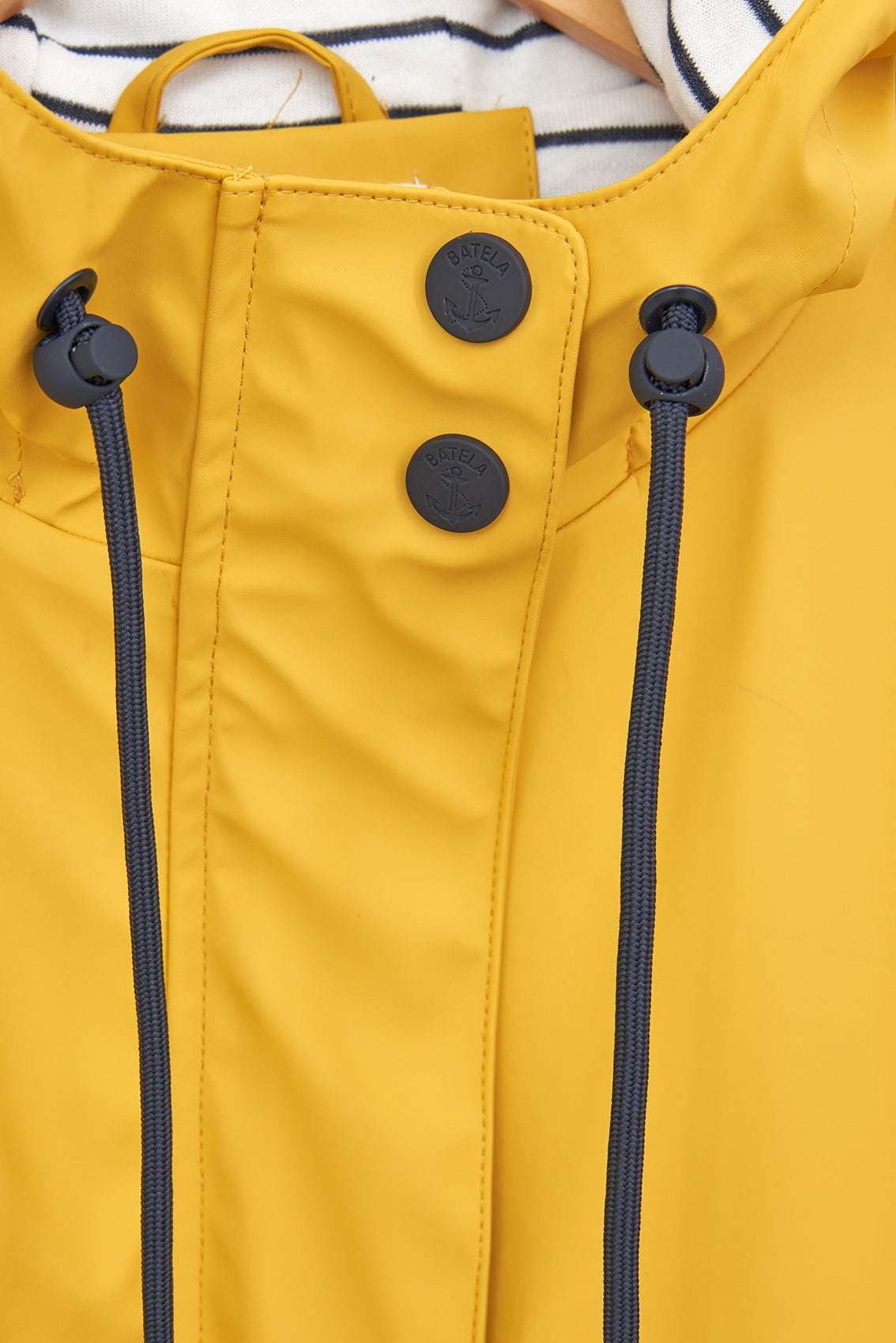 Chubasquero impermeable corte amplio